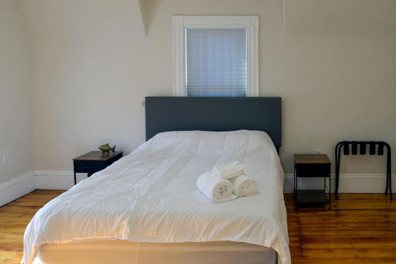 Historical Urban Oasis - 6 Bedroom 3 Bath *