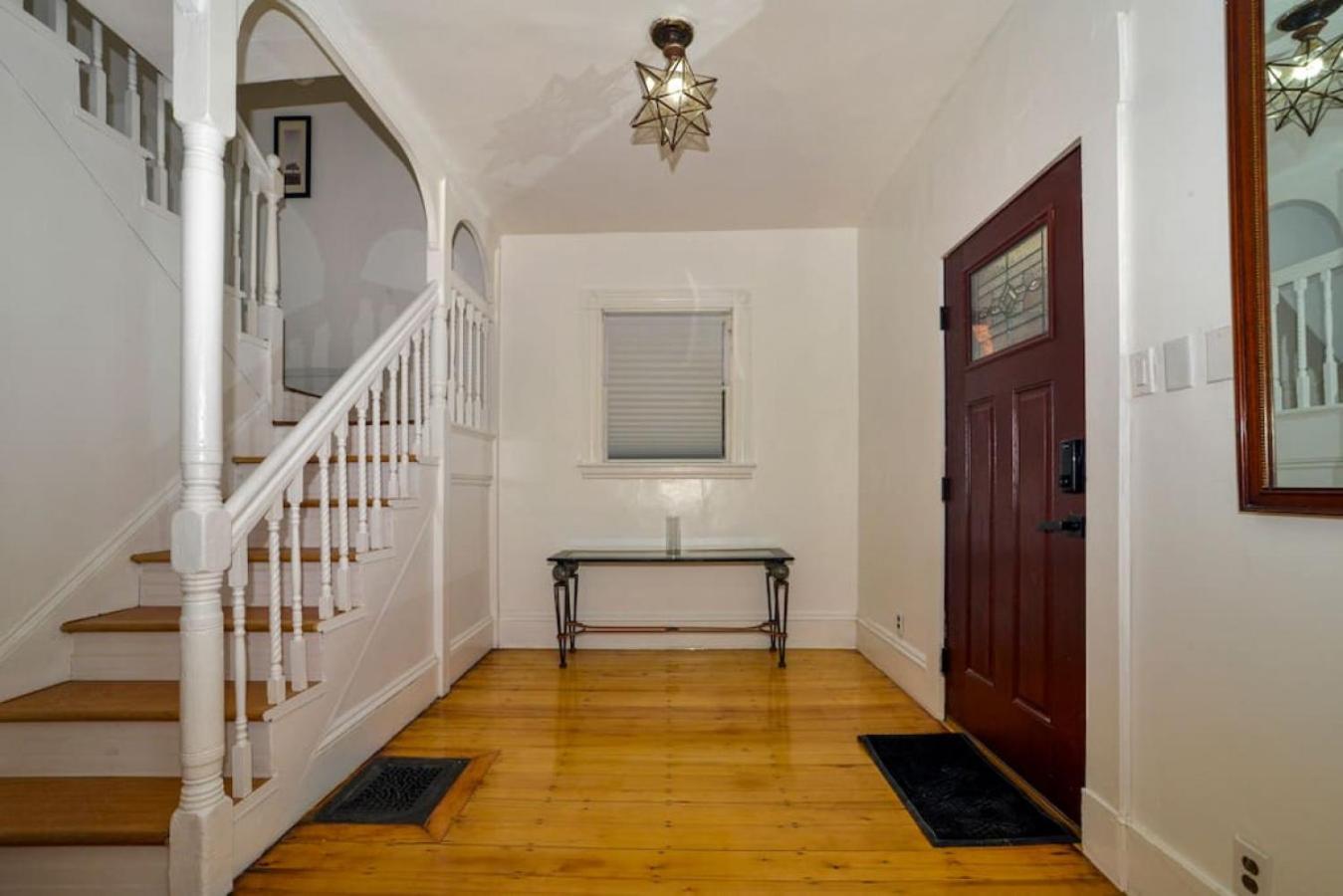 Historical Urban Oasis - 6 Bedroom 3 Bath *