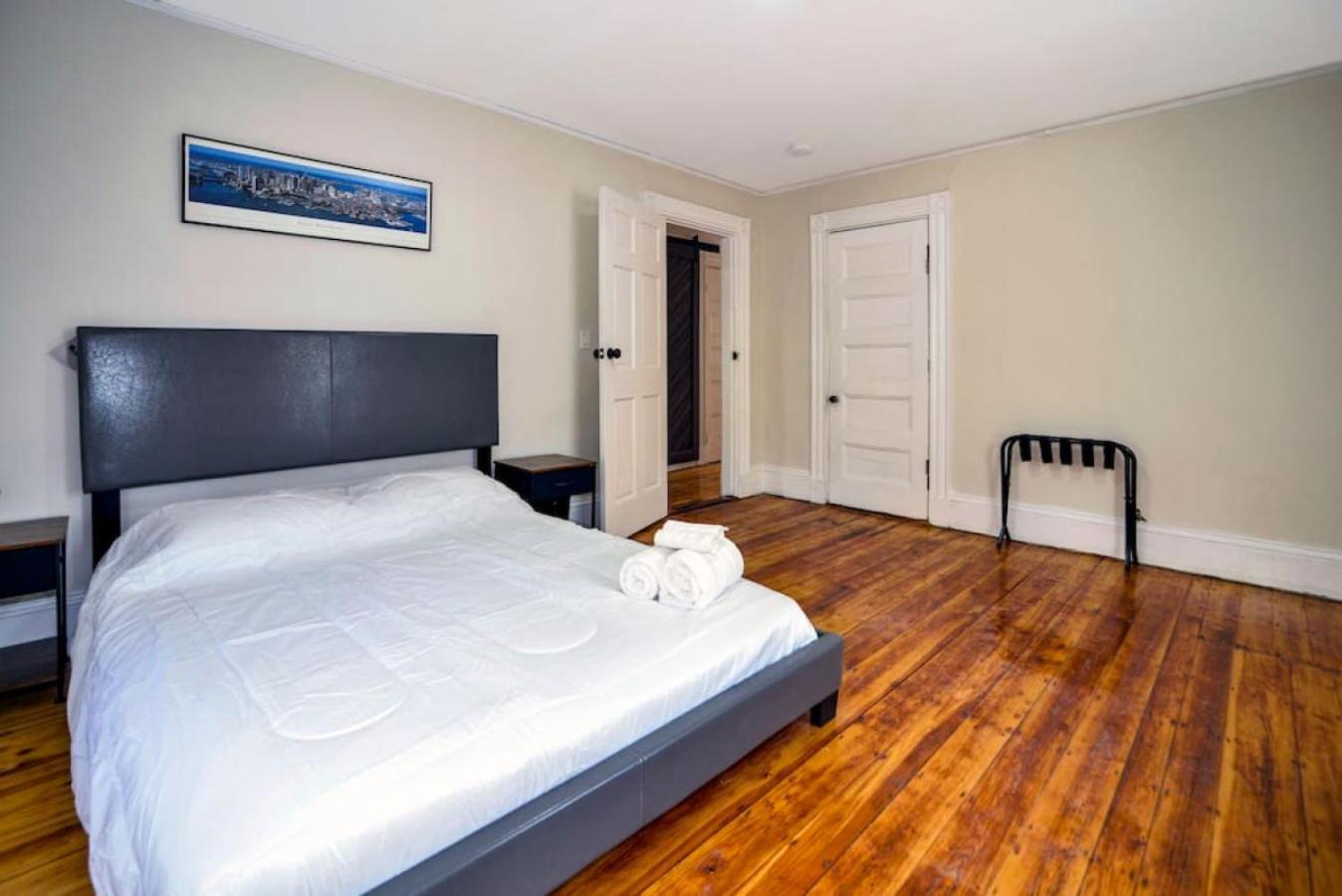 Historical Urban Oasis - 6 Bedroom 3 Bath *