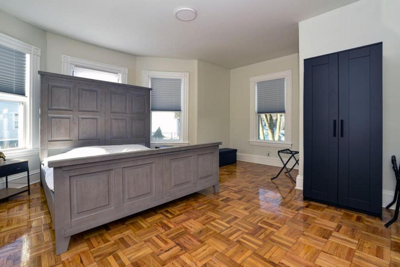 Historical Urban Oasis - 6 Bedroom 3 Bath Boston