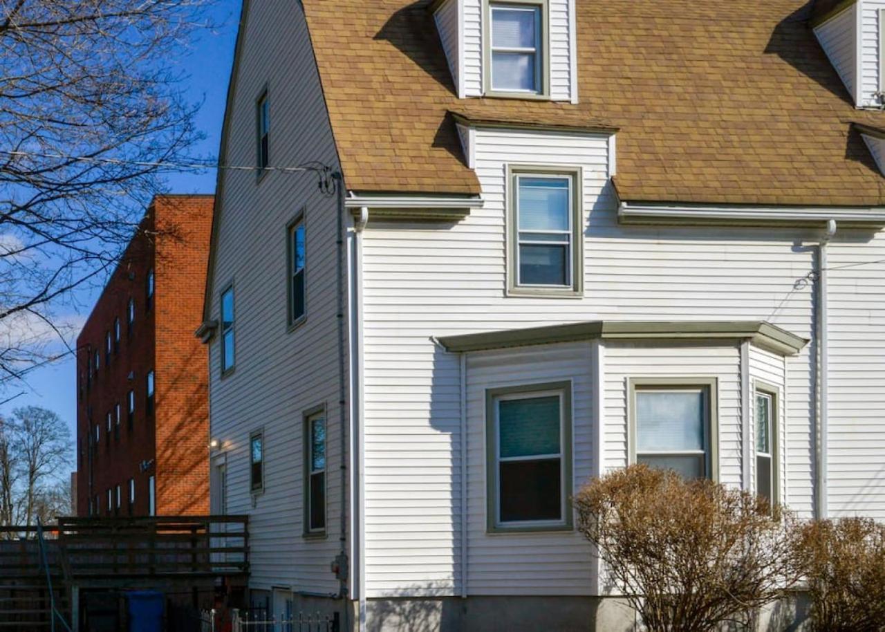 Historical Urban Oasis - 6 Bedroom 3 Bath Holiday home *