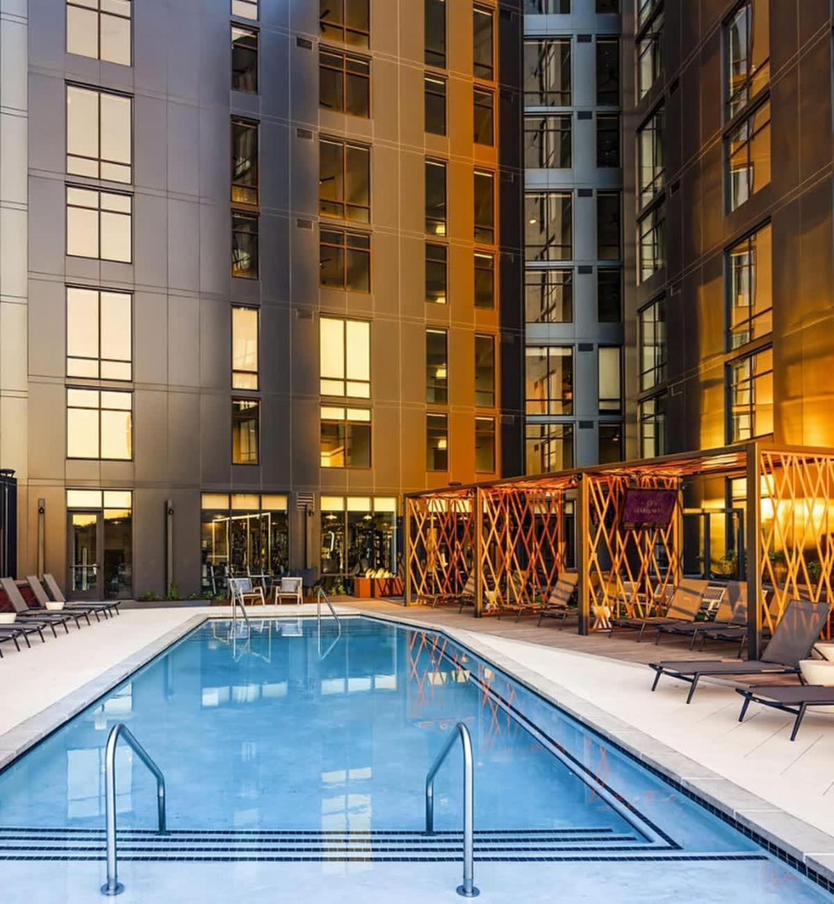 South End W Fireplace Gym & Pool Apartment *