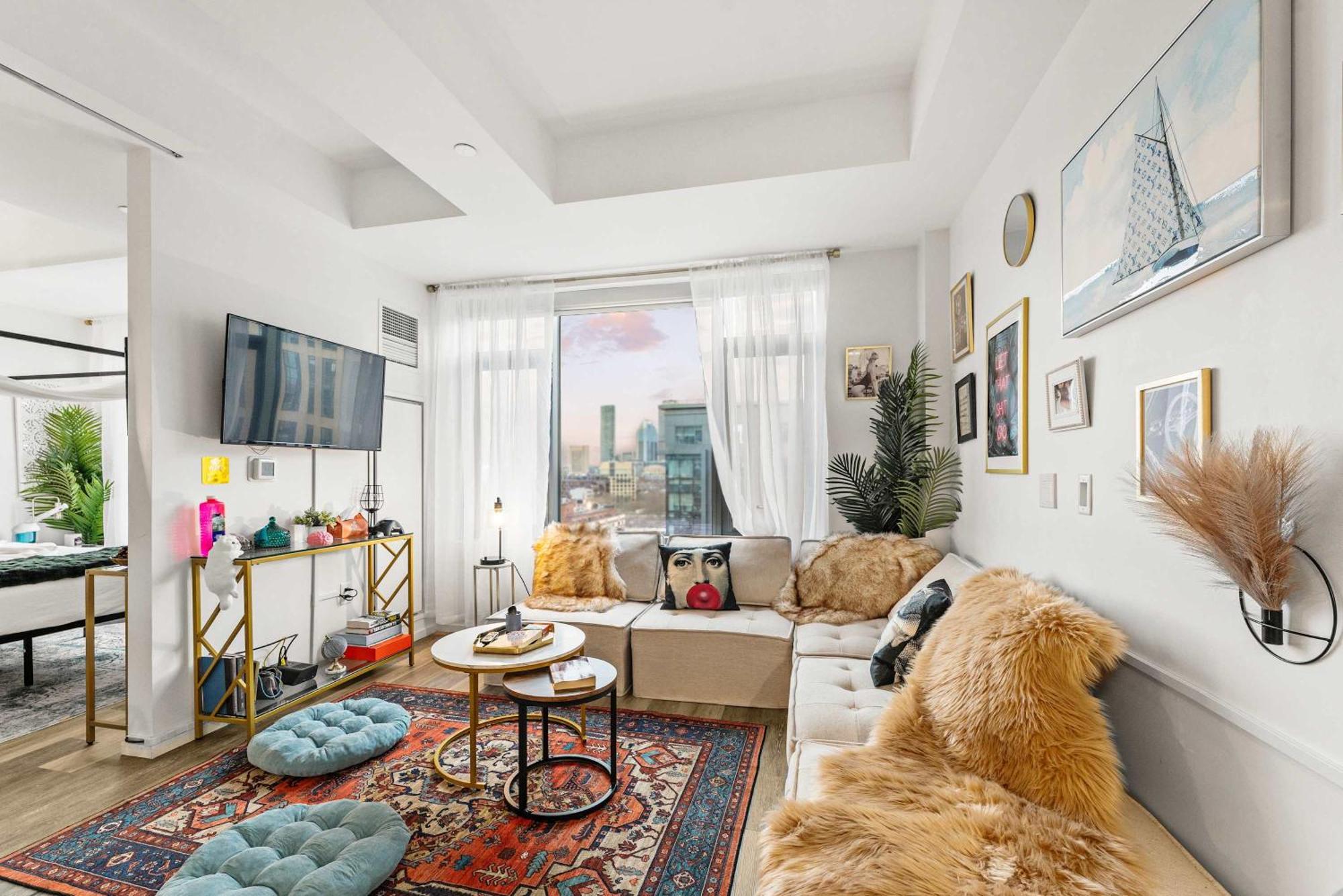 Apartment South End W Fireplace Gym & Pool