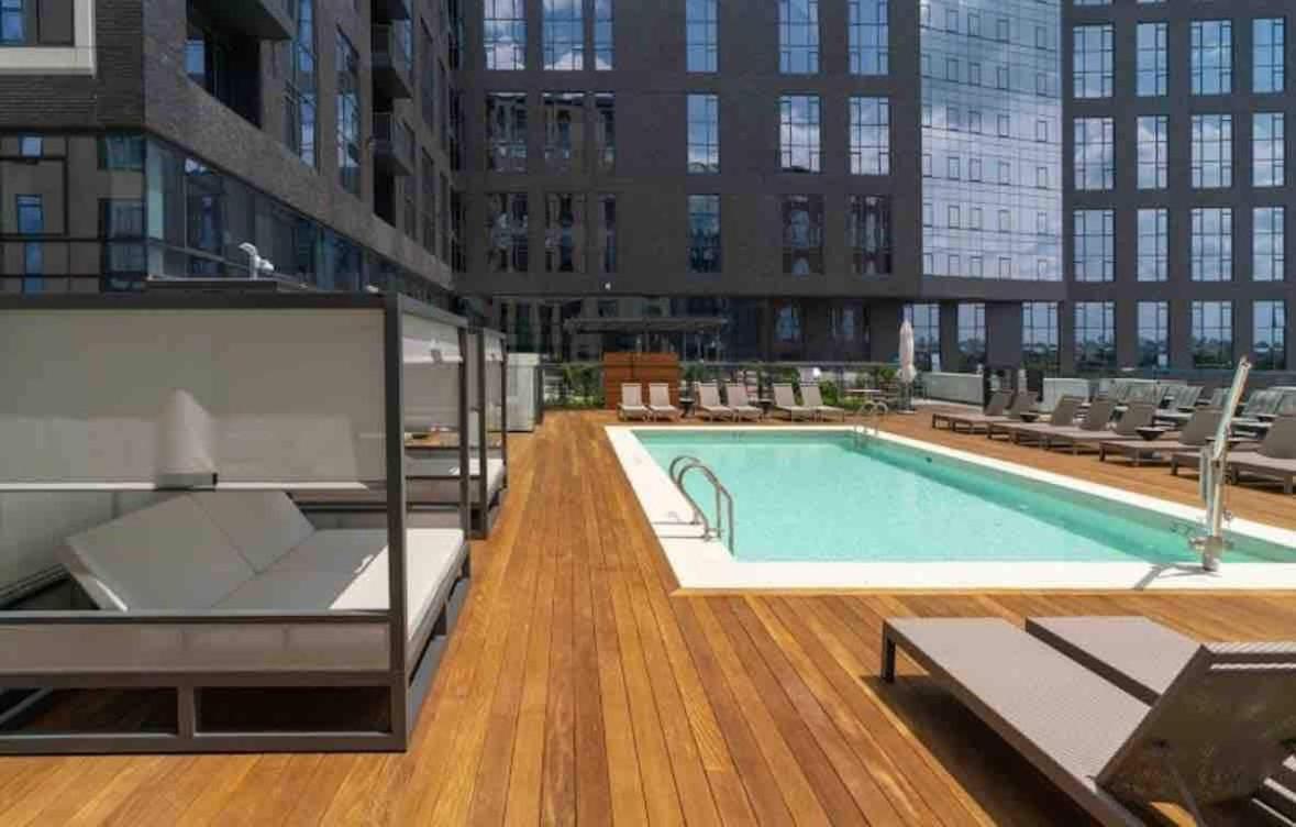 Luxe 2br Near Common With Pool Apartment Boston