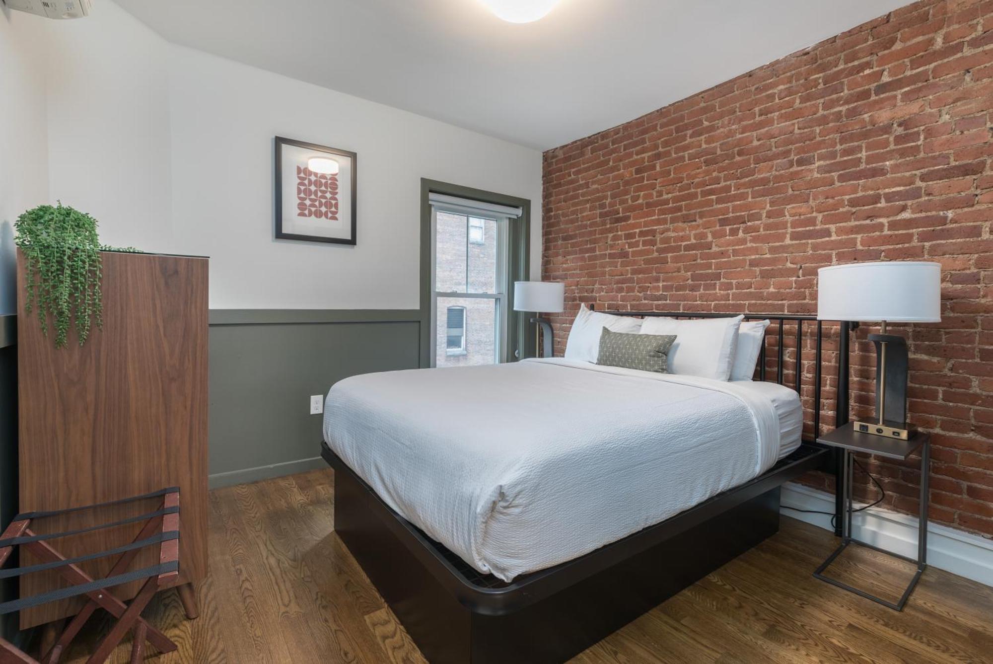 304 Newbury Street By Thatch *