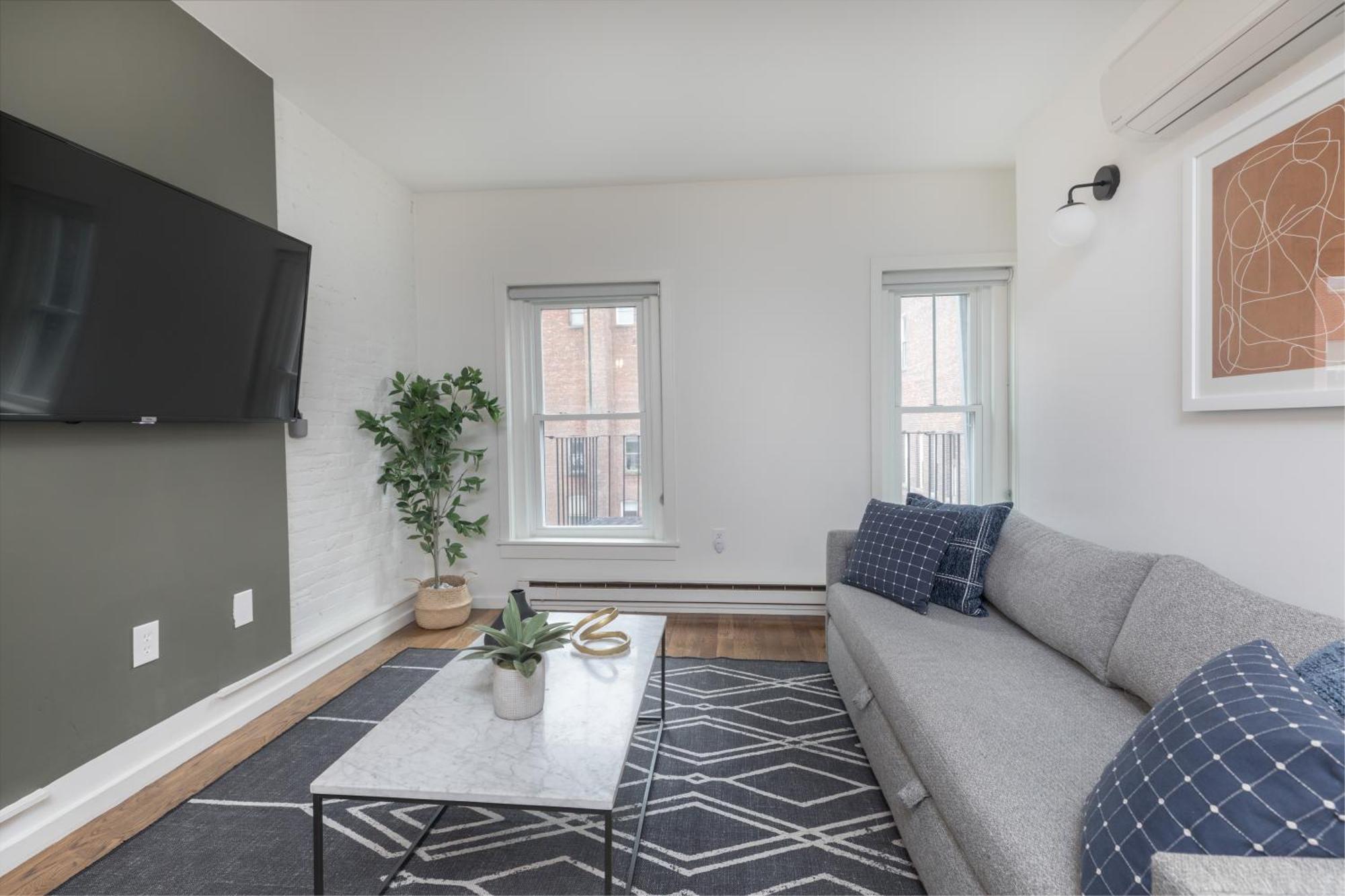 304 Newbury Street By Thatch