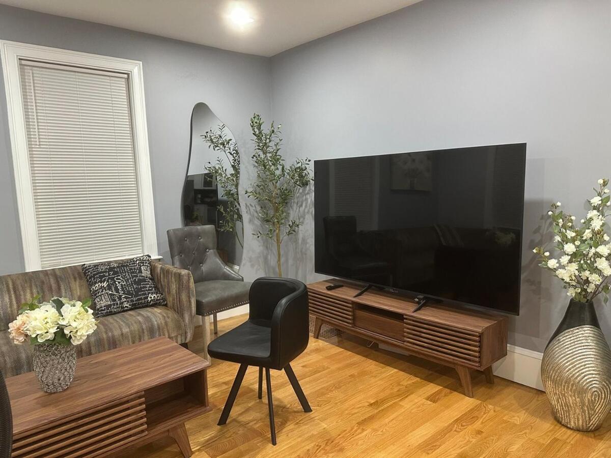 85a Charming Base, 3br, 2ba Ideal For Families Apartment
