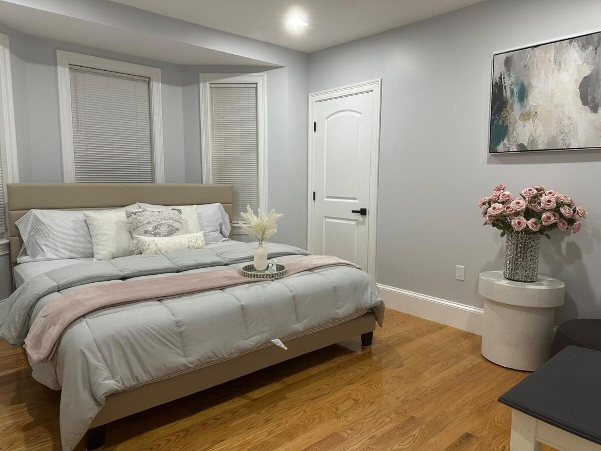 Apartment 85a Charming Base, 3br, 2ba Ideal For Families Boston