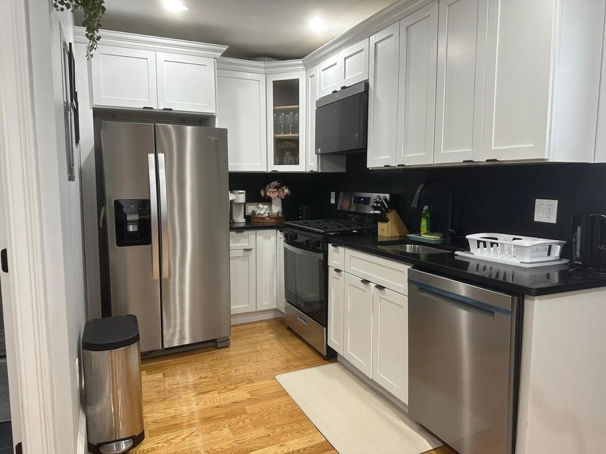 Apartment 85a Charming Base, 3br, 2ba Ideal For Families *