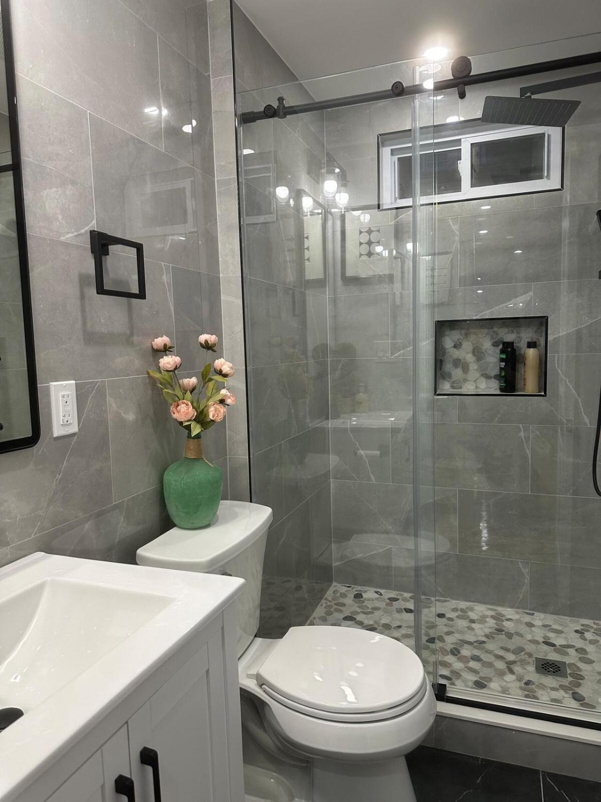 85a Charming Base, 3br, 2ba Ideal For Families Boston
