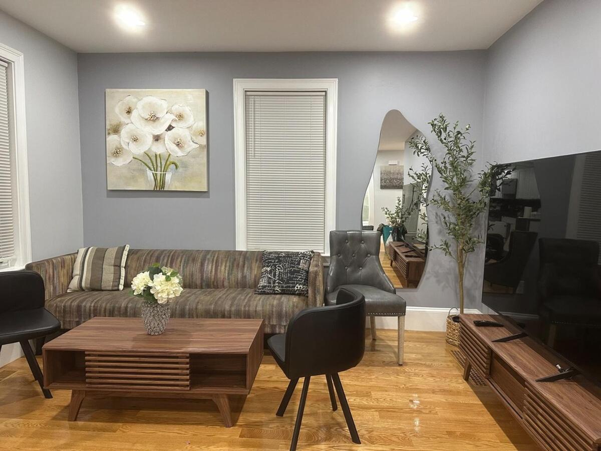 85a Charming Base, 3br, 2ba Ideal For Families Apartment *