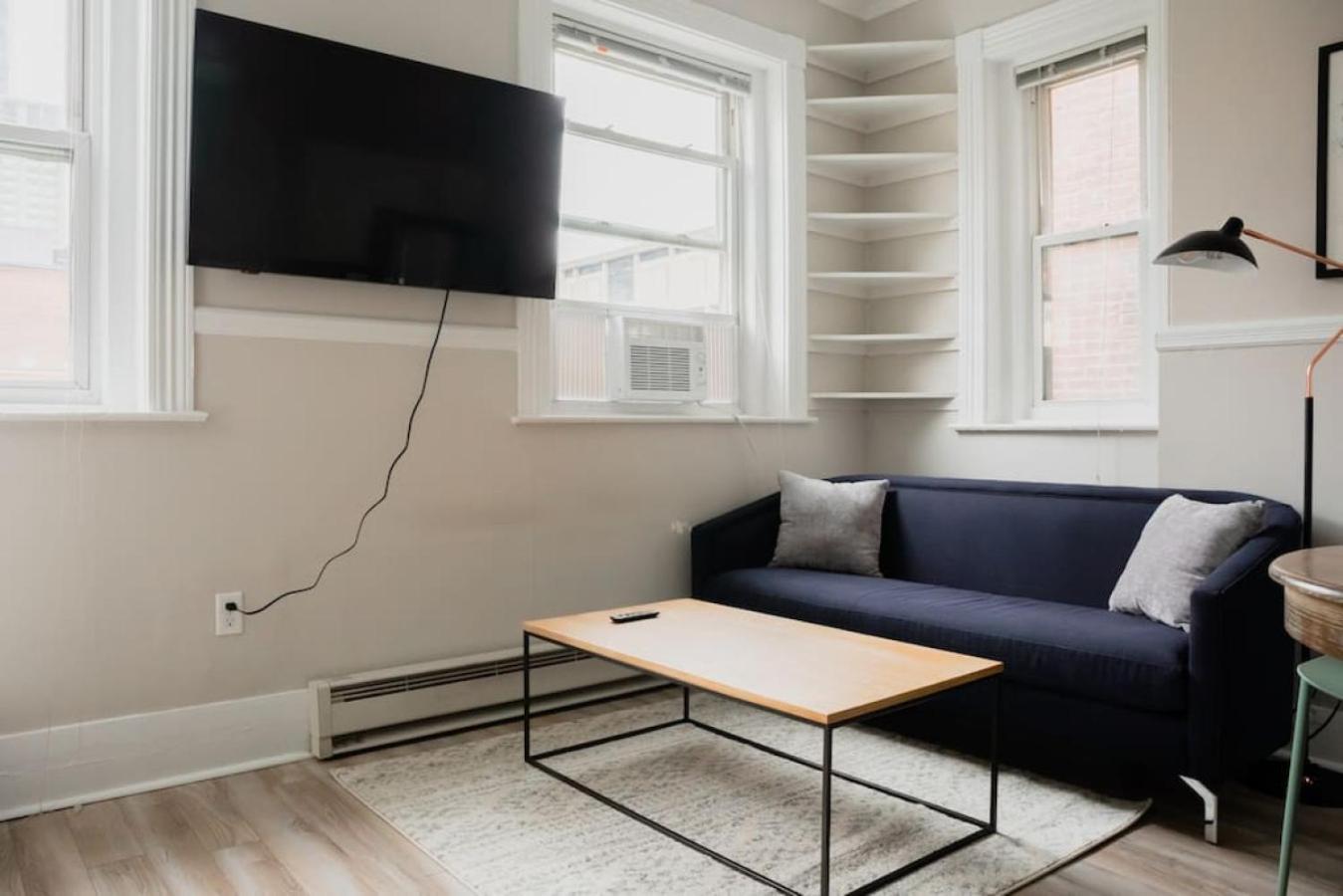 Centrally Located 1bed Newbury Street