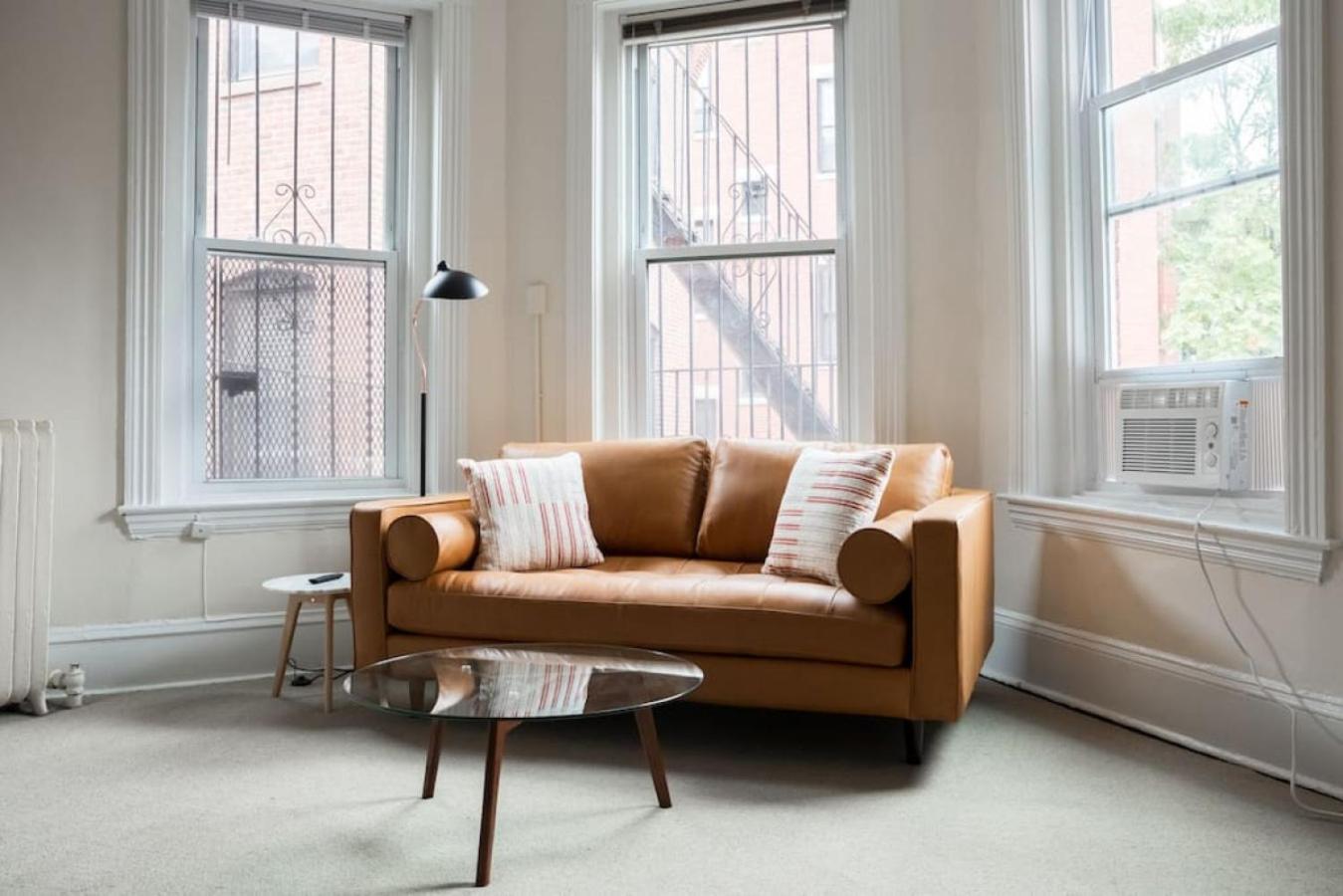 Charming 1 Bedroom Newbury Street Apartment