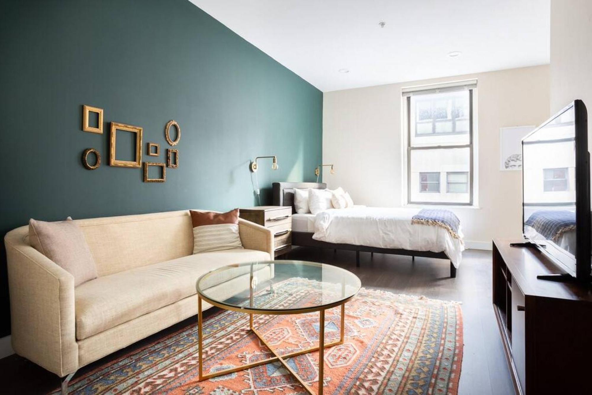 Prime Fidi L Shaped Apartment *