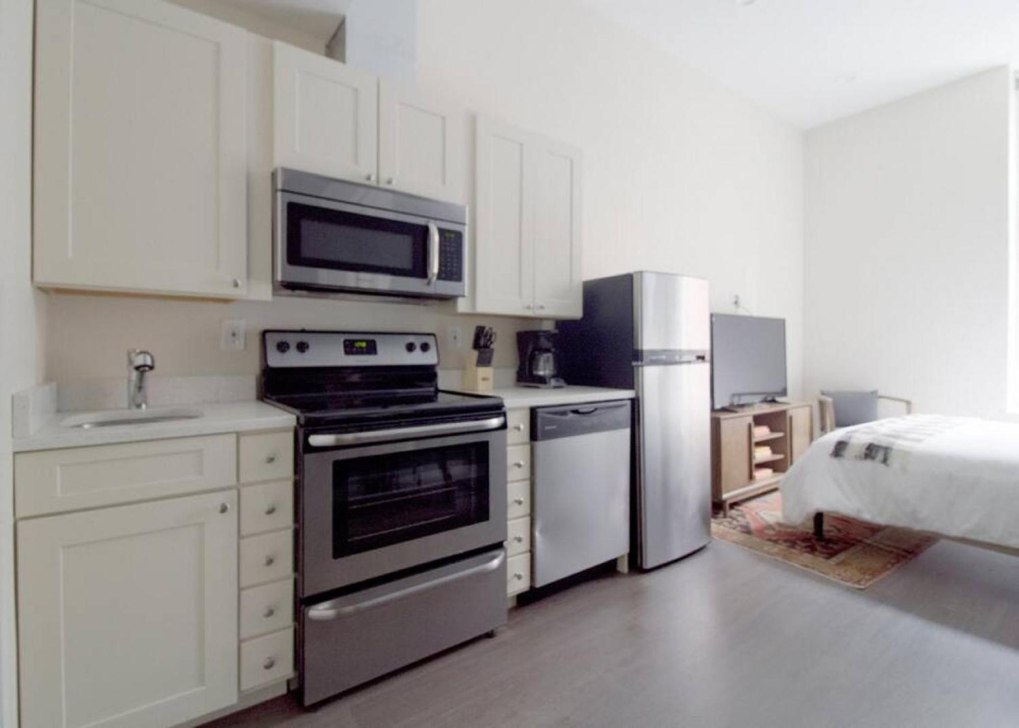 Airy Downtown Pet Friendly Appartement *