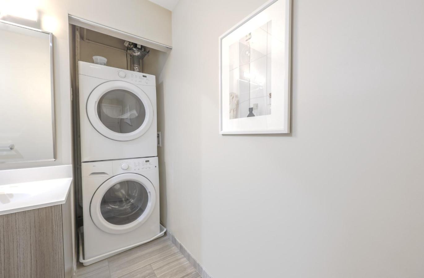 Common Loft With Washer Dryer Apartment