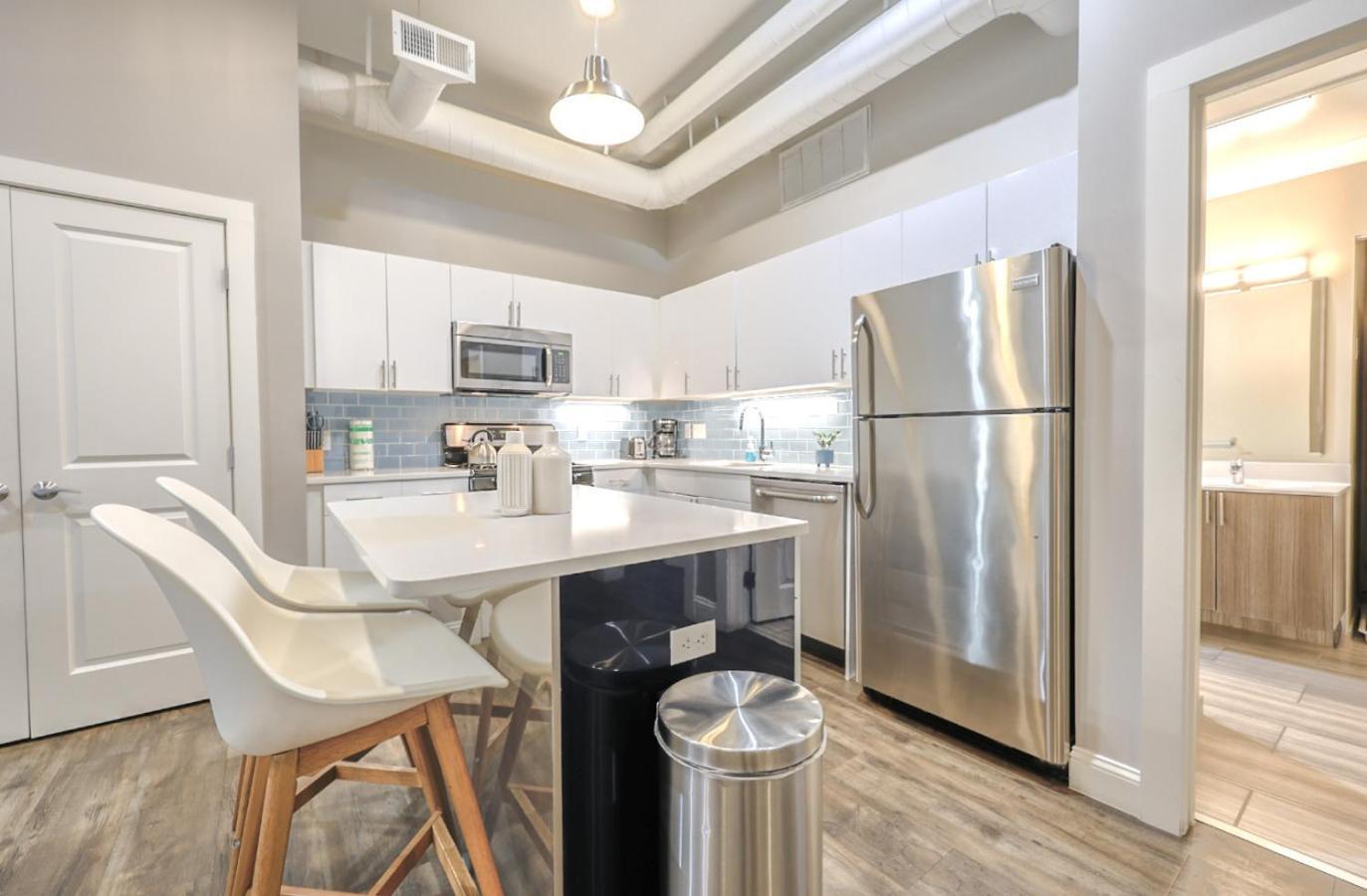 Common Loft With Washer Dryer Apartment *