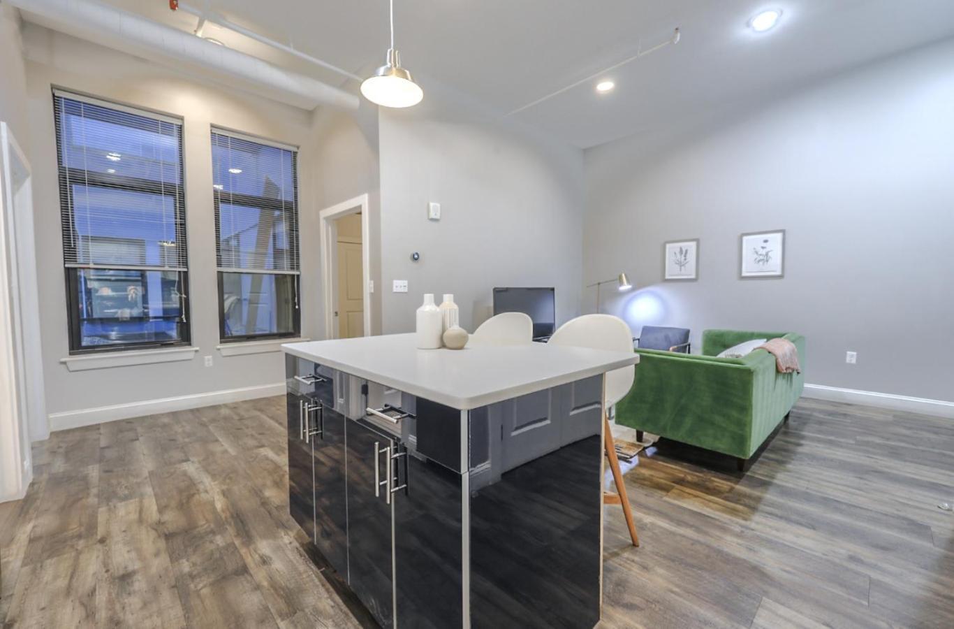 Apartment Common Loft With Washer Dryer