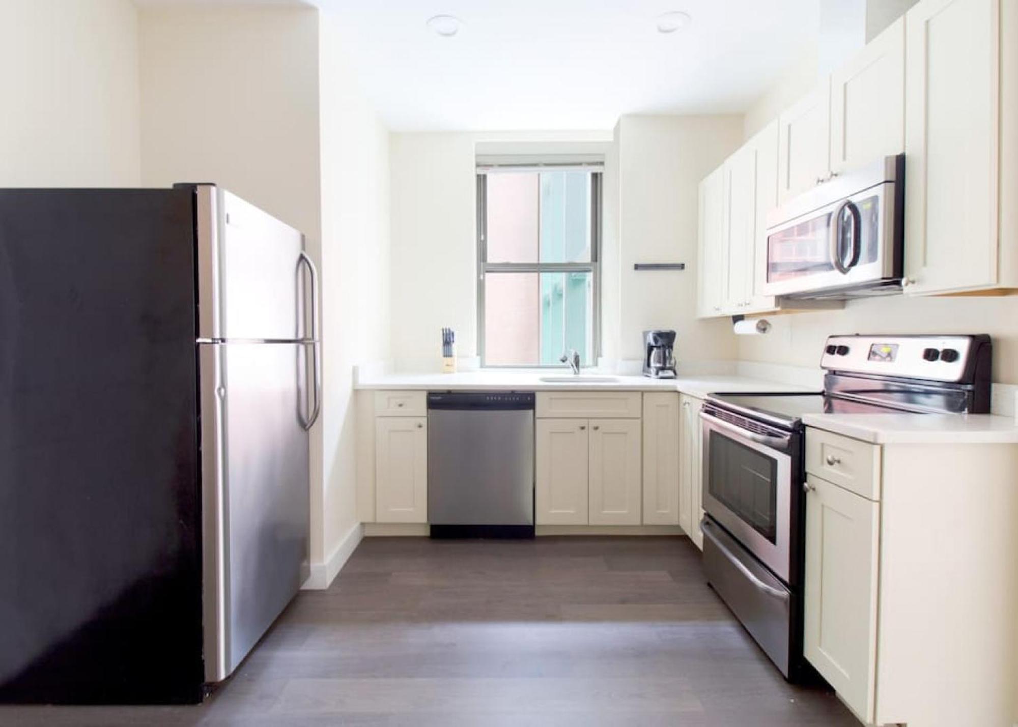 Downtown Luxury 1br Pets Welcome Washer And Dryer In Building