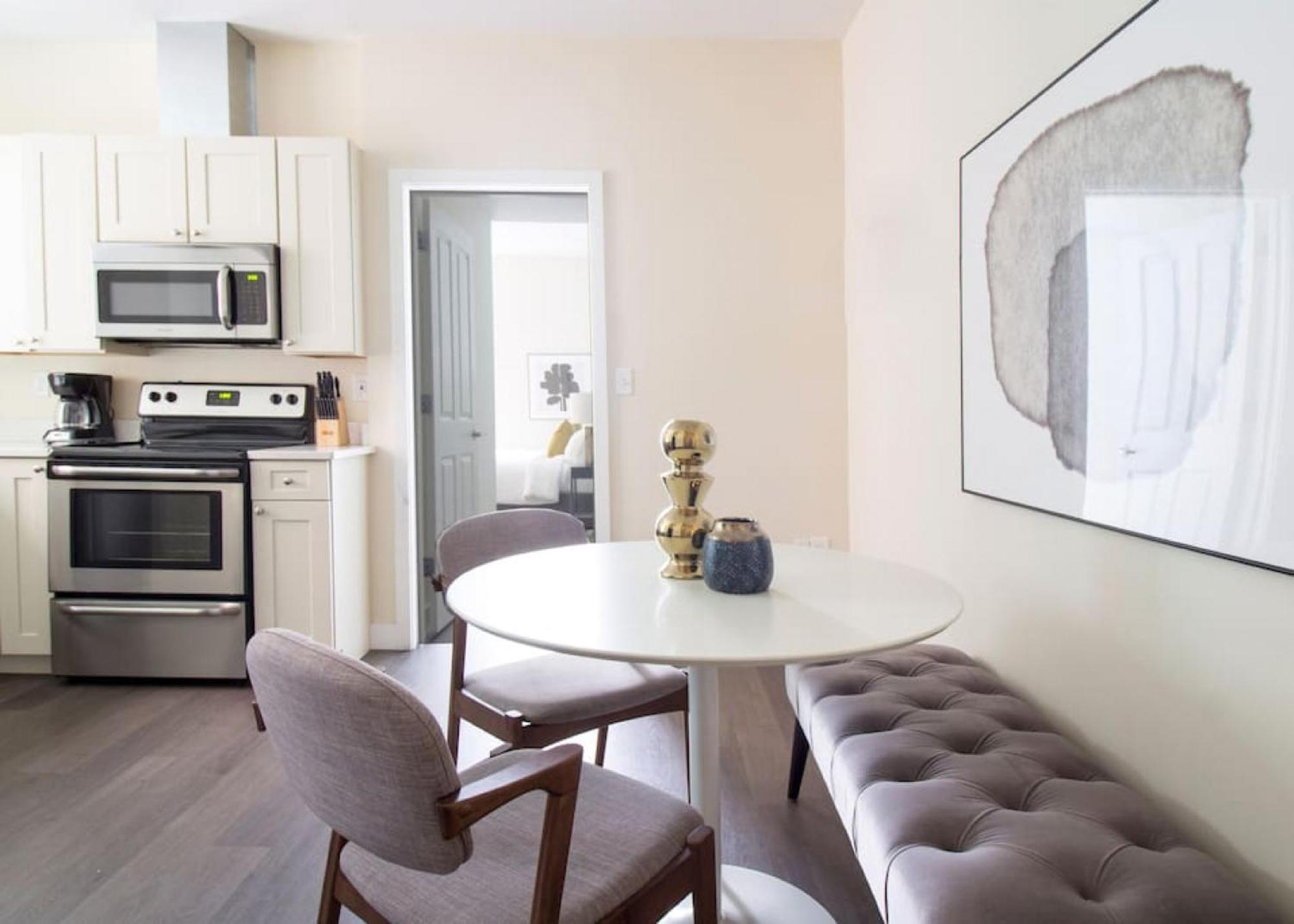 Apartment Downtown Luxury 1br Pets Welcome Washer And Dryer In Building *