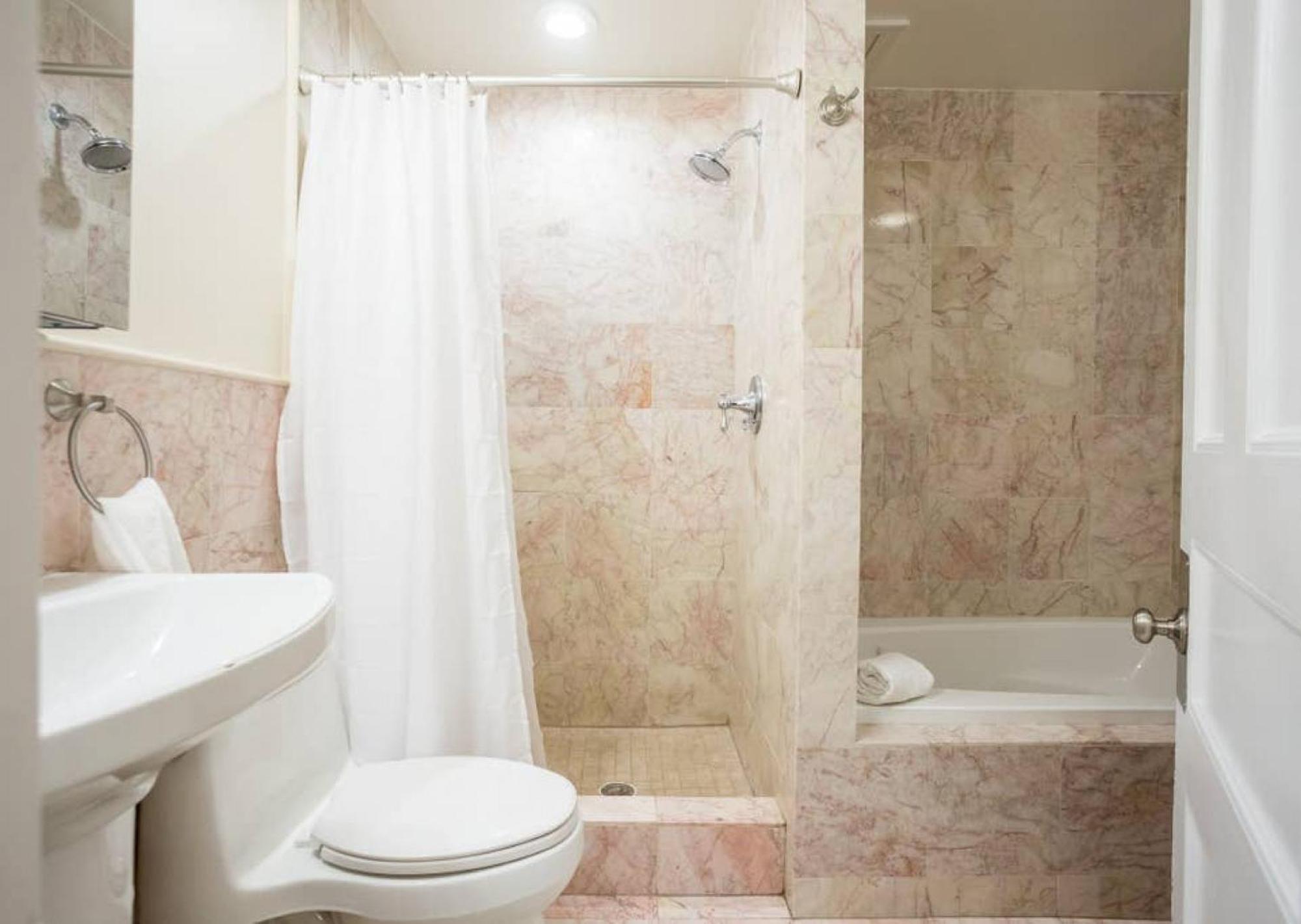 Classic Furnished 1br In Fenway In Brownstone Bldg *