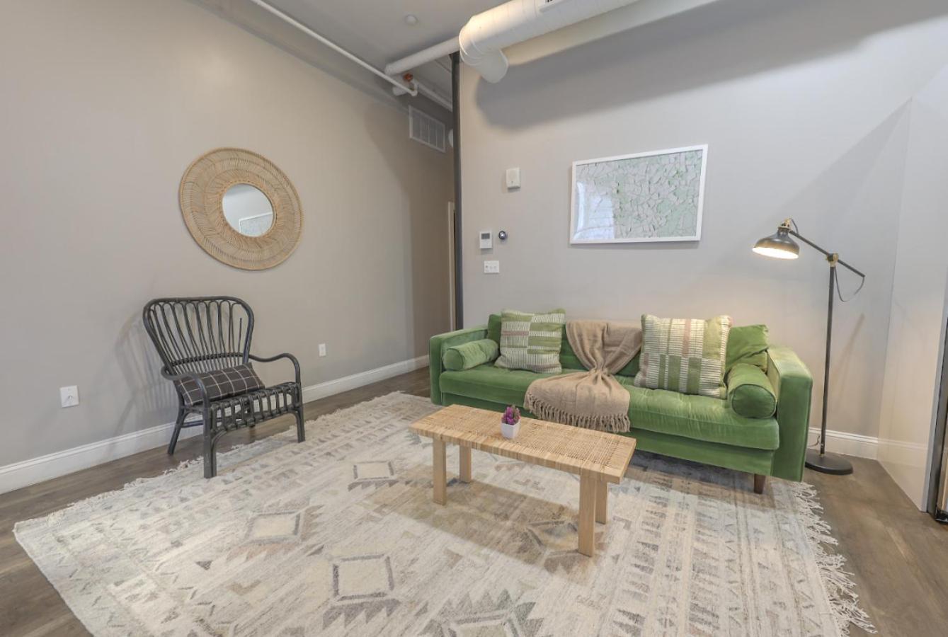 Flexible Historic Loft Near Common Apartamento