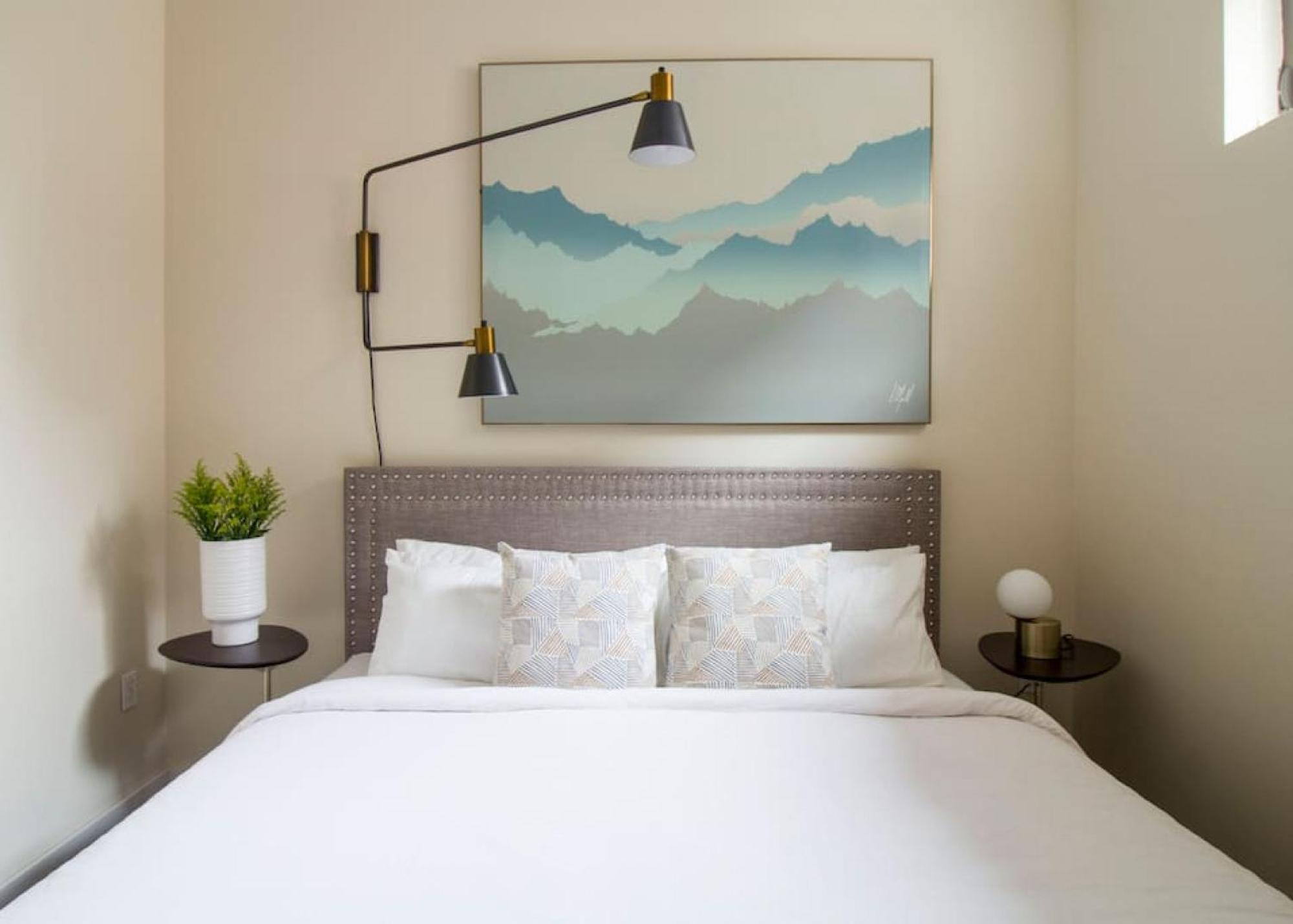 Bright And Bold Loft Fast Wifi Downtown Apartment Boston