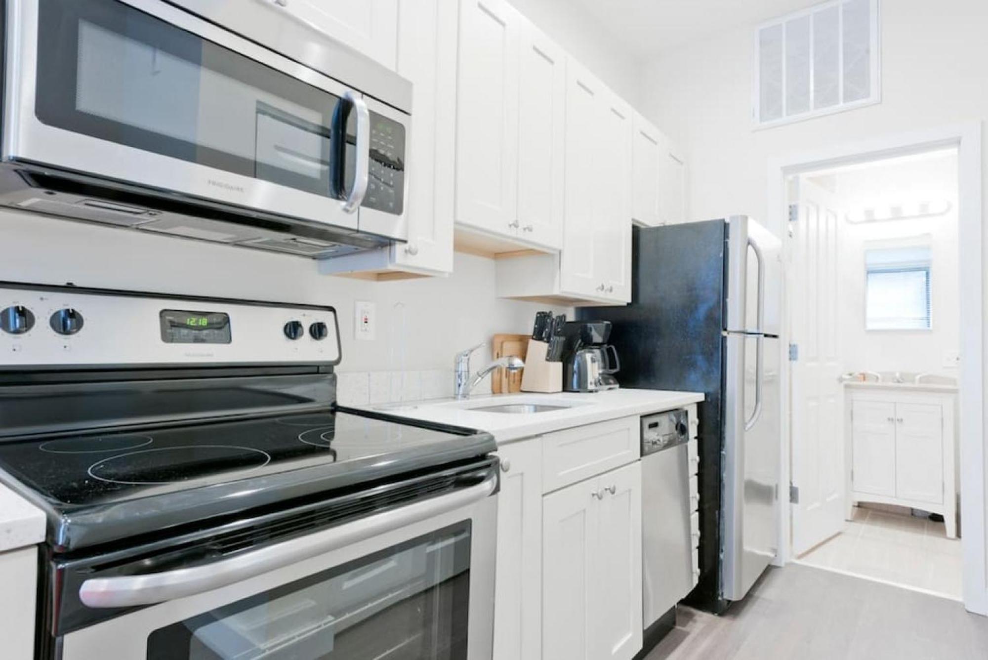 Simple 1br Financial District Keyless Entry Apartment *