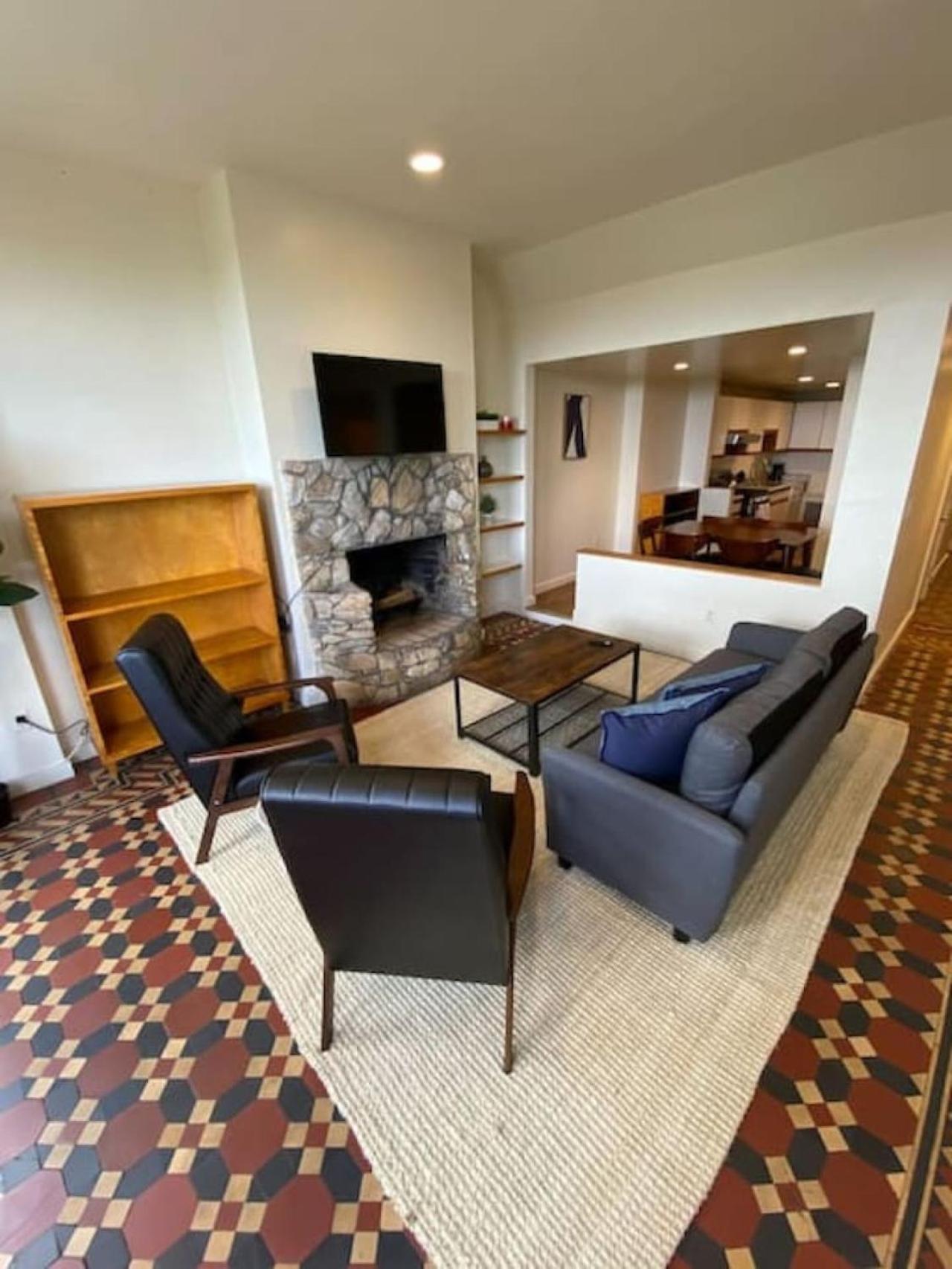 Wonderful Fenway 3 Bed 2bath Steps From Fenway Park Apartment