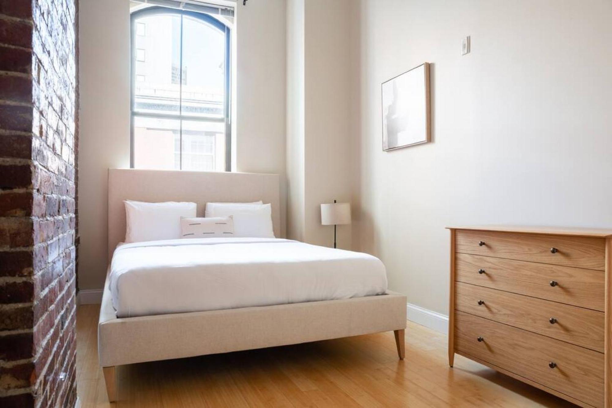 Appartement Beautiful 4br 2br Downtown Xing High Ceilings *
