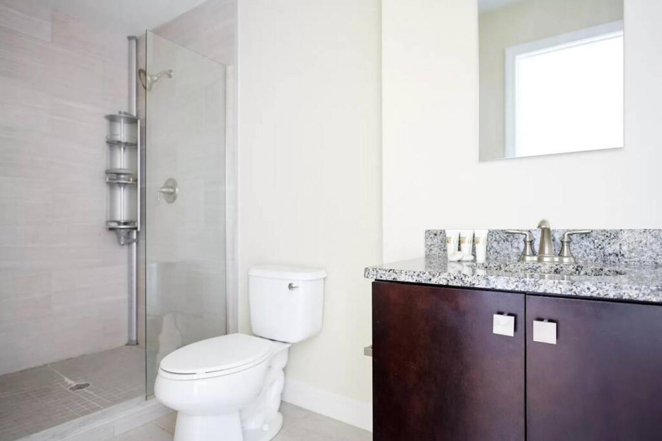 Spacious 2br Fidi District Centrally Located *