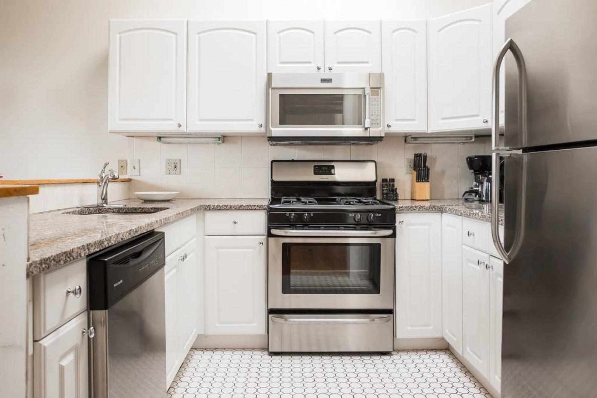 Luxury 4br 3ba In Fenway W Epic Roof Deck Apartment *