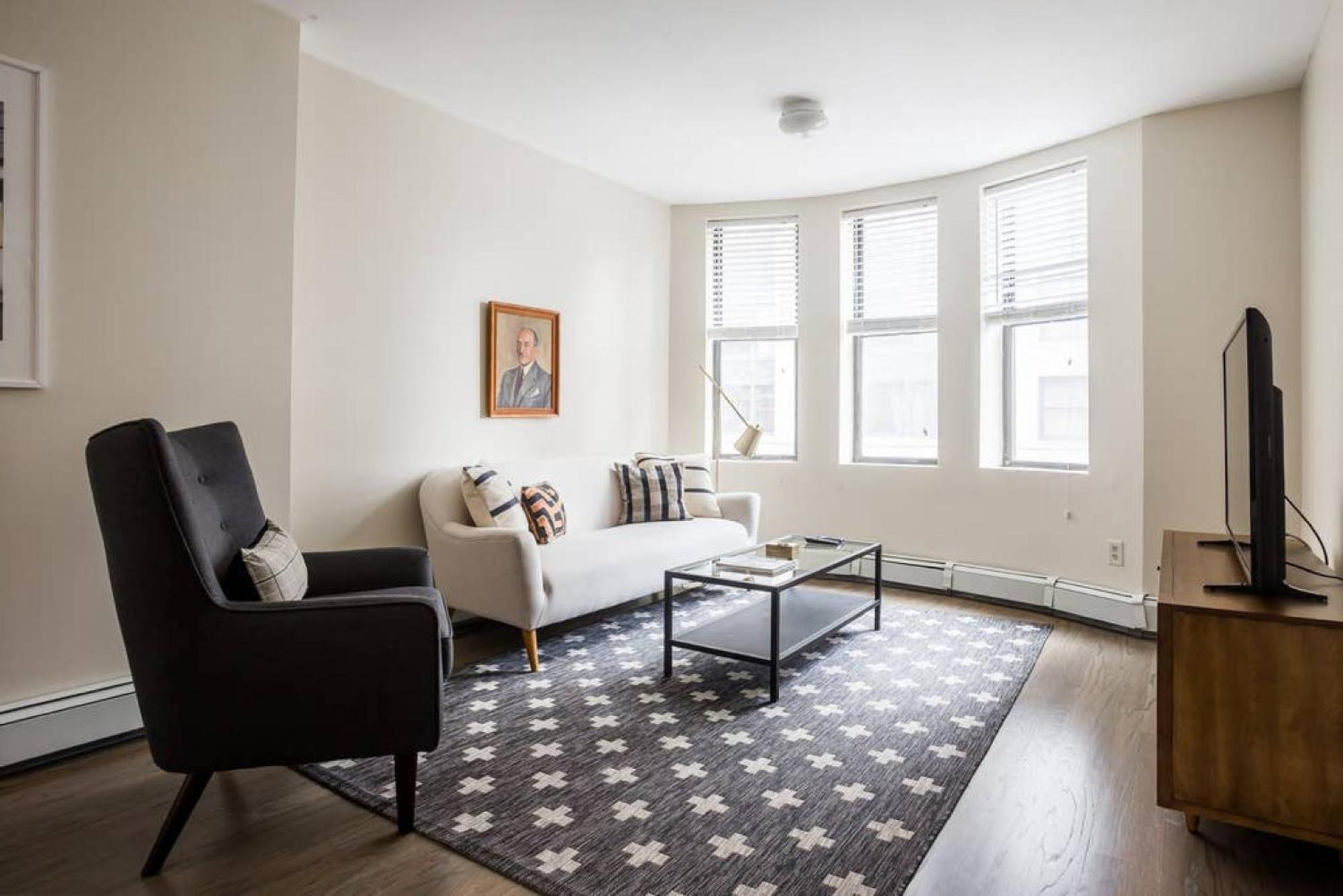 Beautiful 2 Bedroom Financial District *