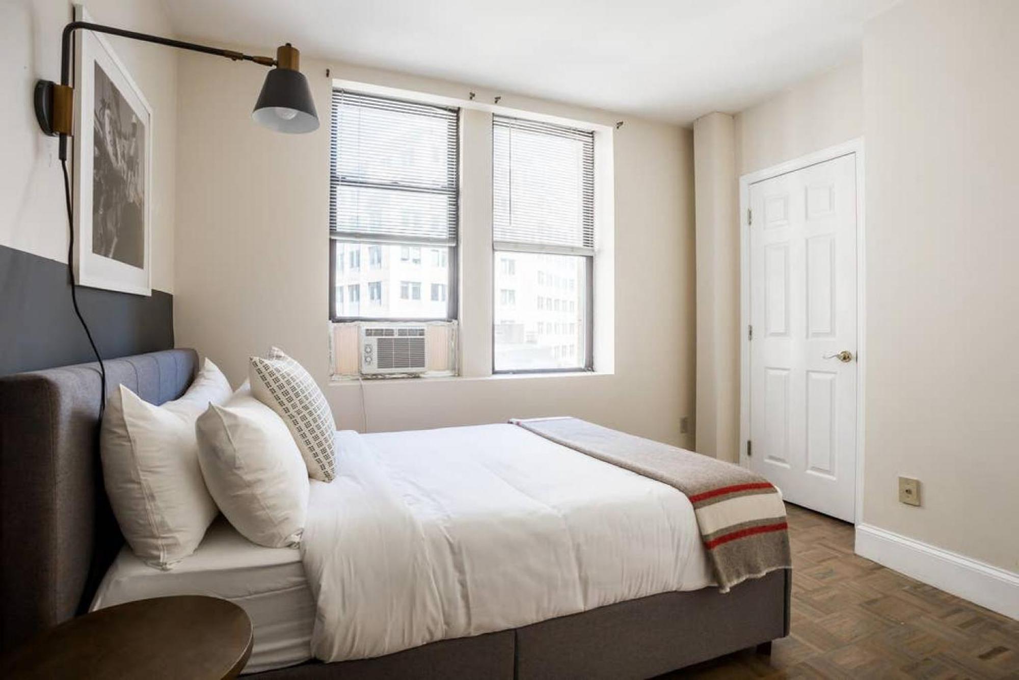 Elegant 2 Bed 2 Bath Furnished In Fidi Apartment