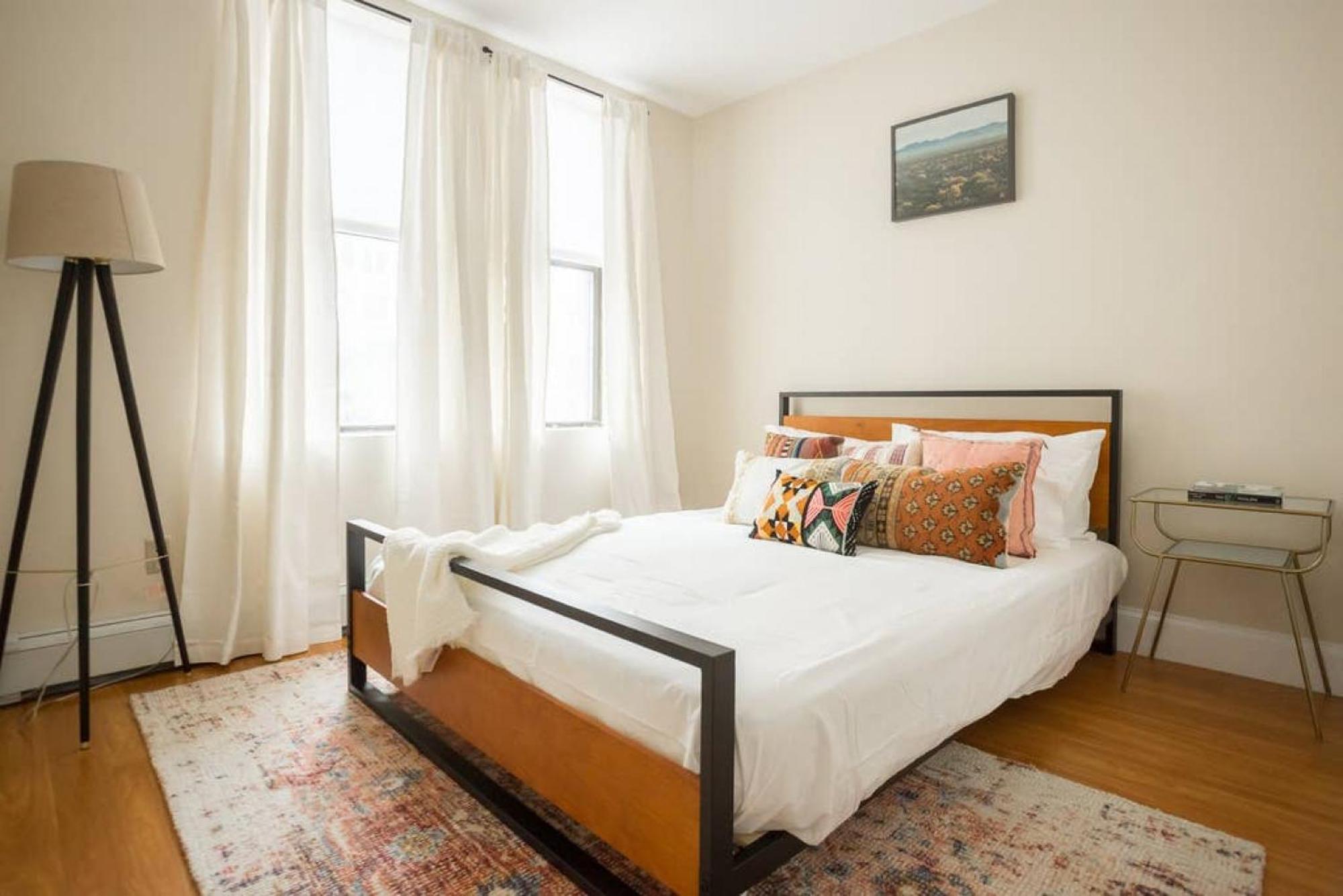 Delightful Downtown 2bed 2bath