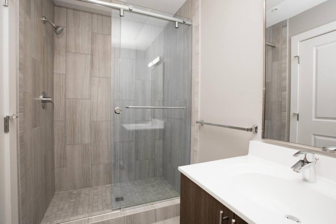 Keyless Entry Laundry In Unit Pet Friendly