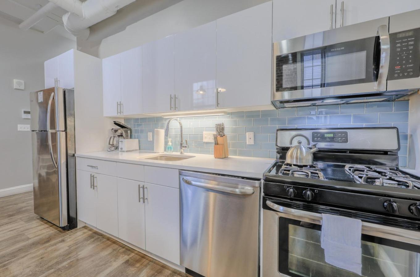 Apartment Unbeatable Location 4 Bed Loft Parking Optional Boston