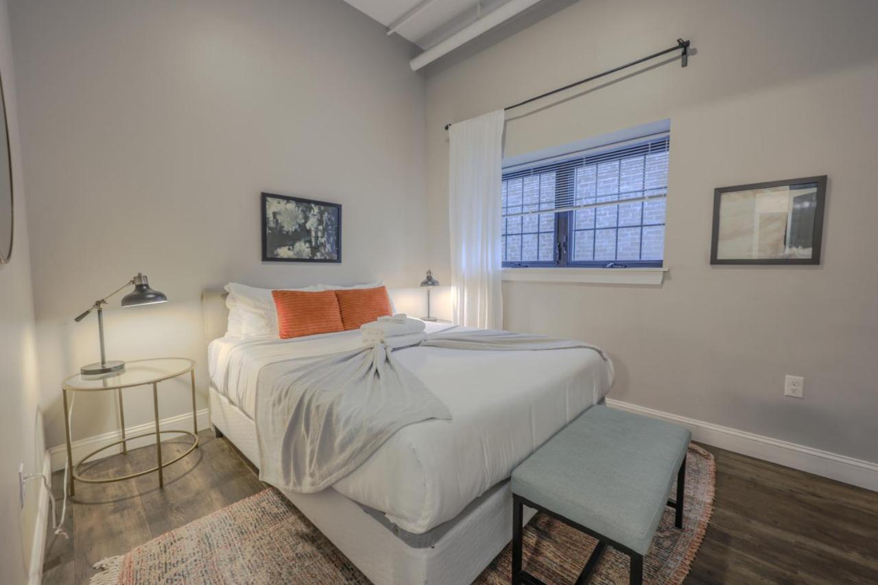 Centralized Downtown Location Onsite Parking Apartment