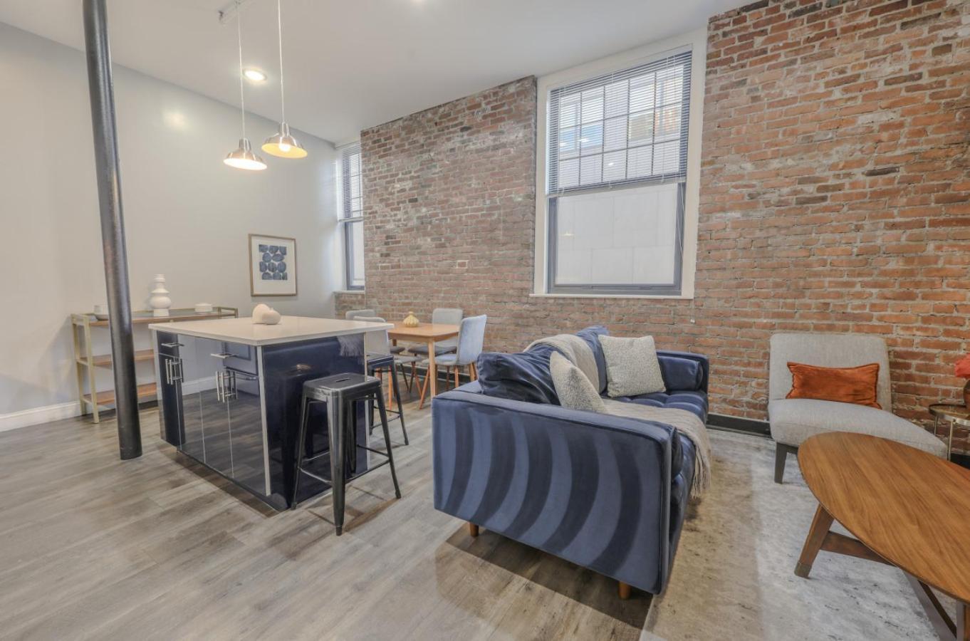 Apartment Unbeatable Location 4 Bed Loft Parking Optional Boston