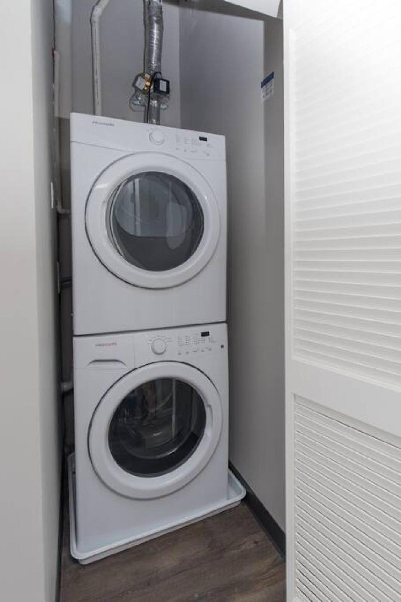 Unbeatable Location 4 Bed Loft Parking Optional * Boston