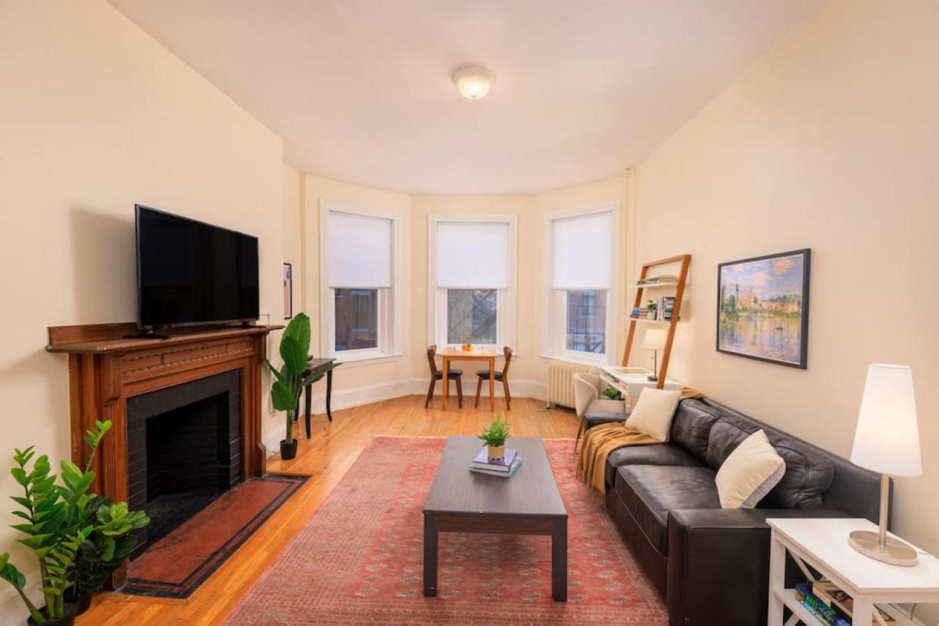 Apartment Centrally Located Back Bay 1 Bedroom *
