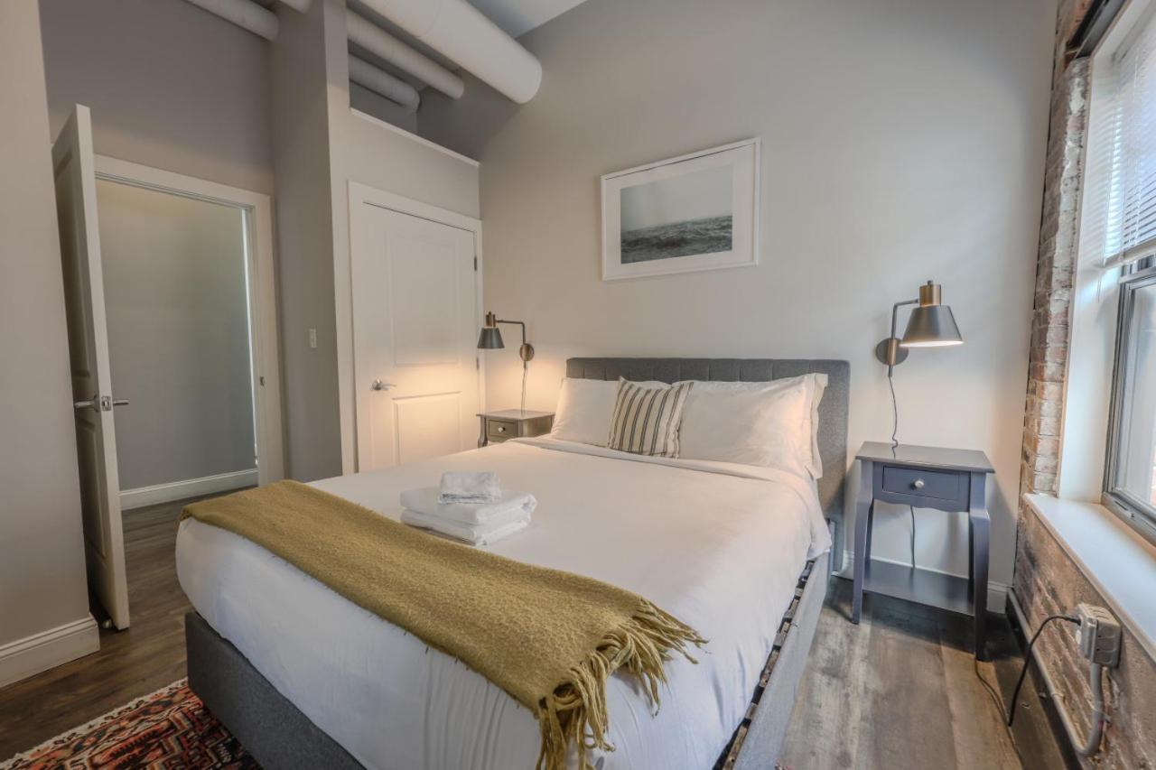 Parking Available Fully Furnished 4 Bed 2 Bath Flat *