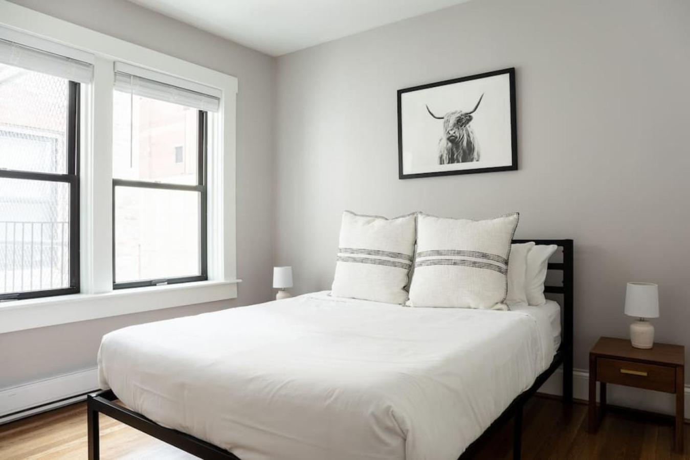 Comfy 1br Minutes To Common With 99 Walk Score