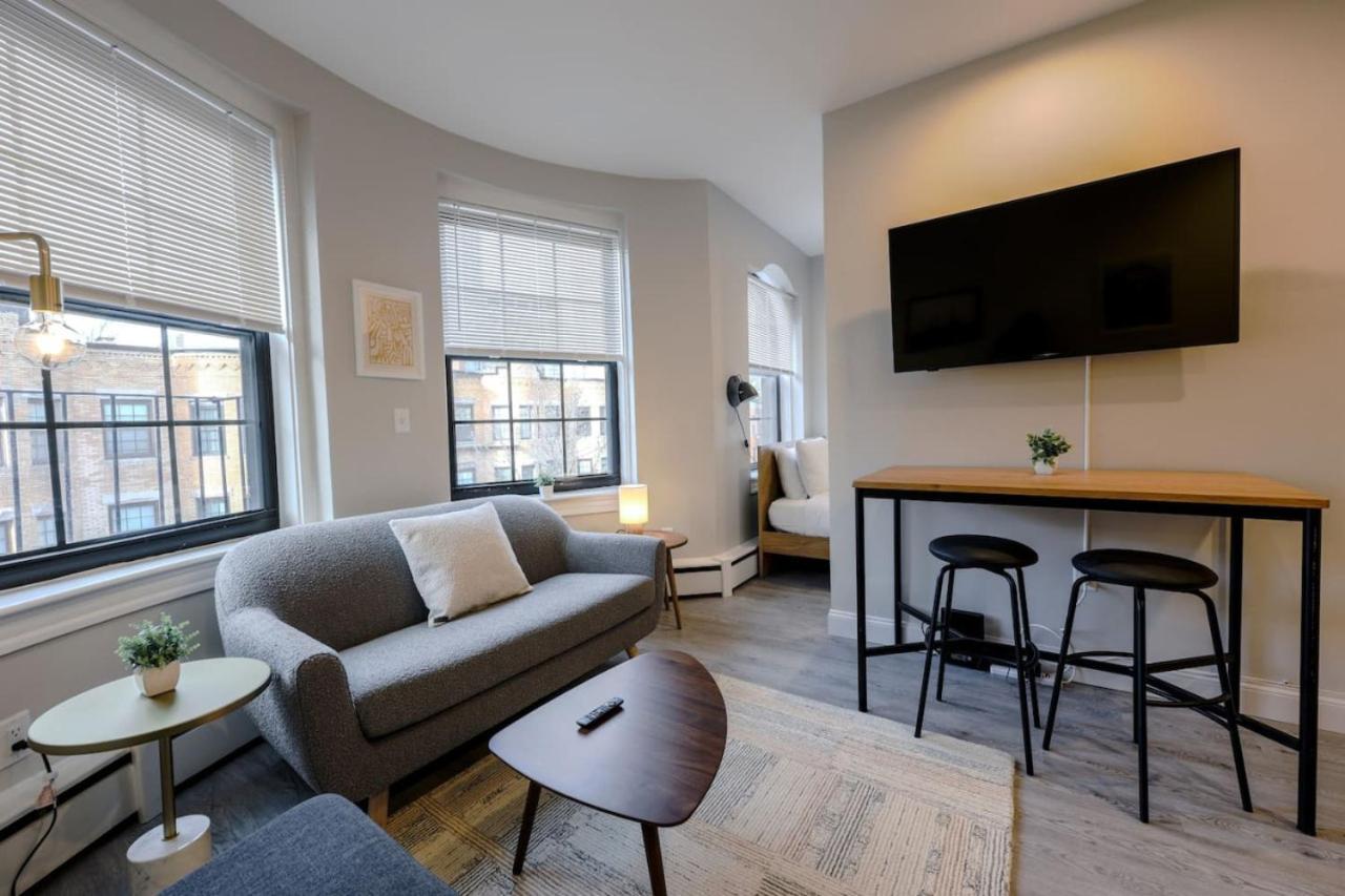 Spacious Prudential Area *