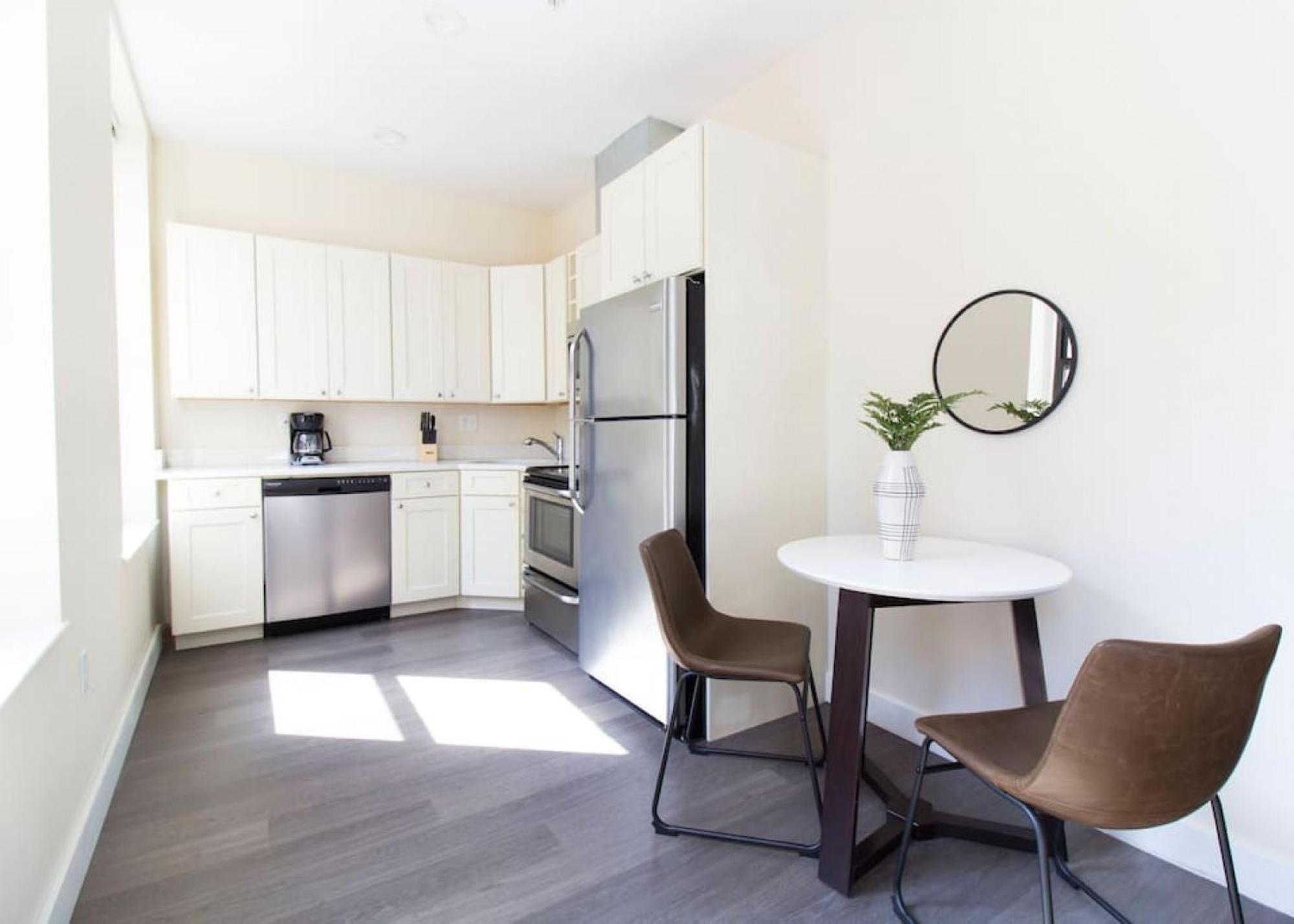 Fidi Laundry In Building Fast Wifi Apartment *