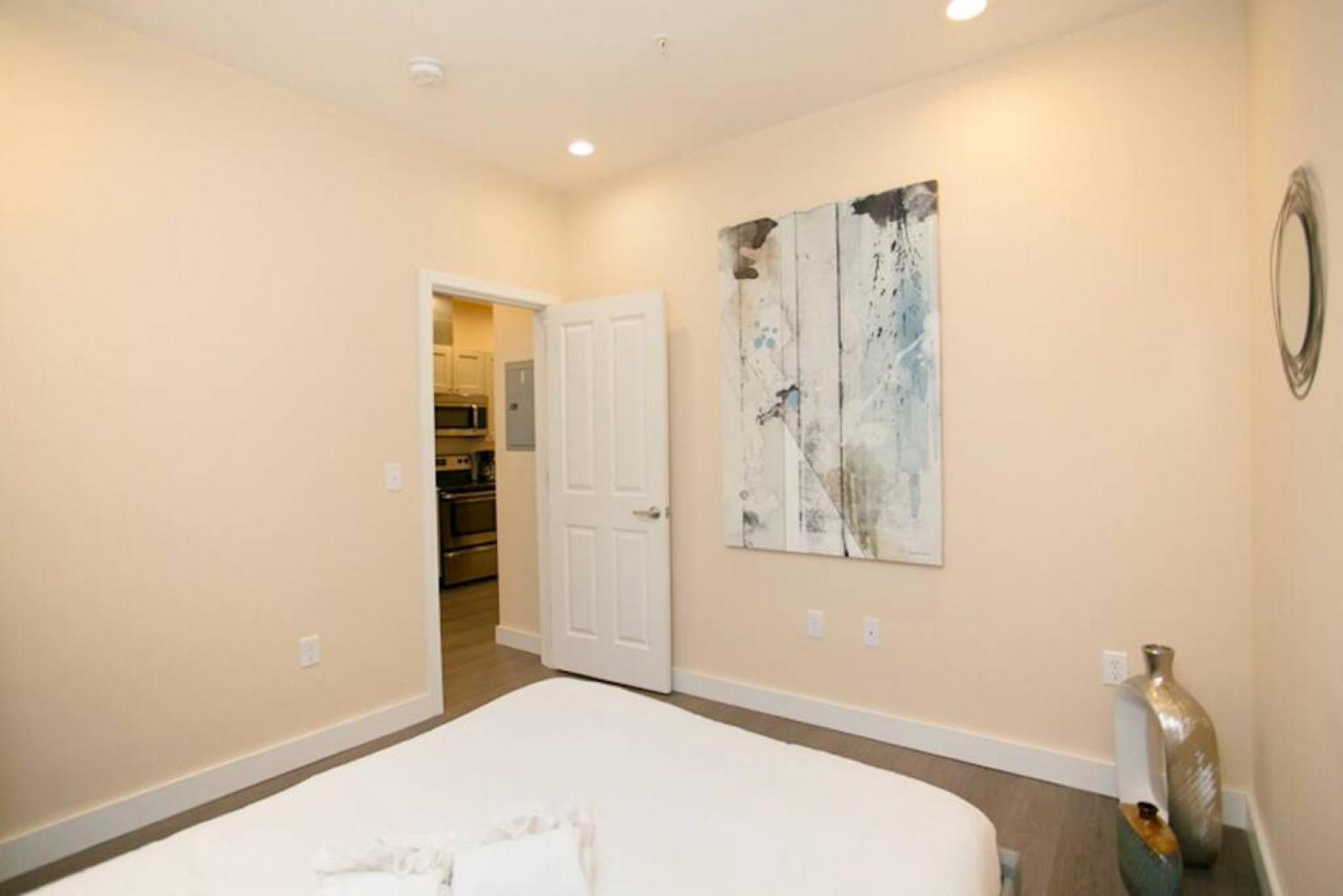 Newly Designed Loft - Fast Wifi - Pet Friendly Apartment