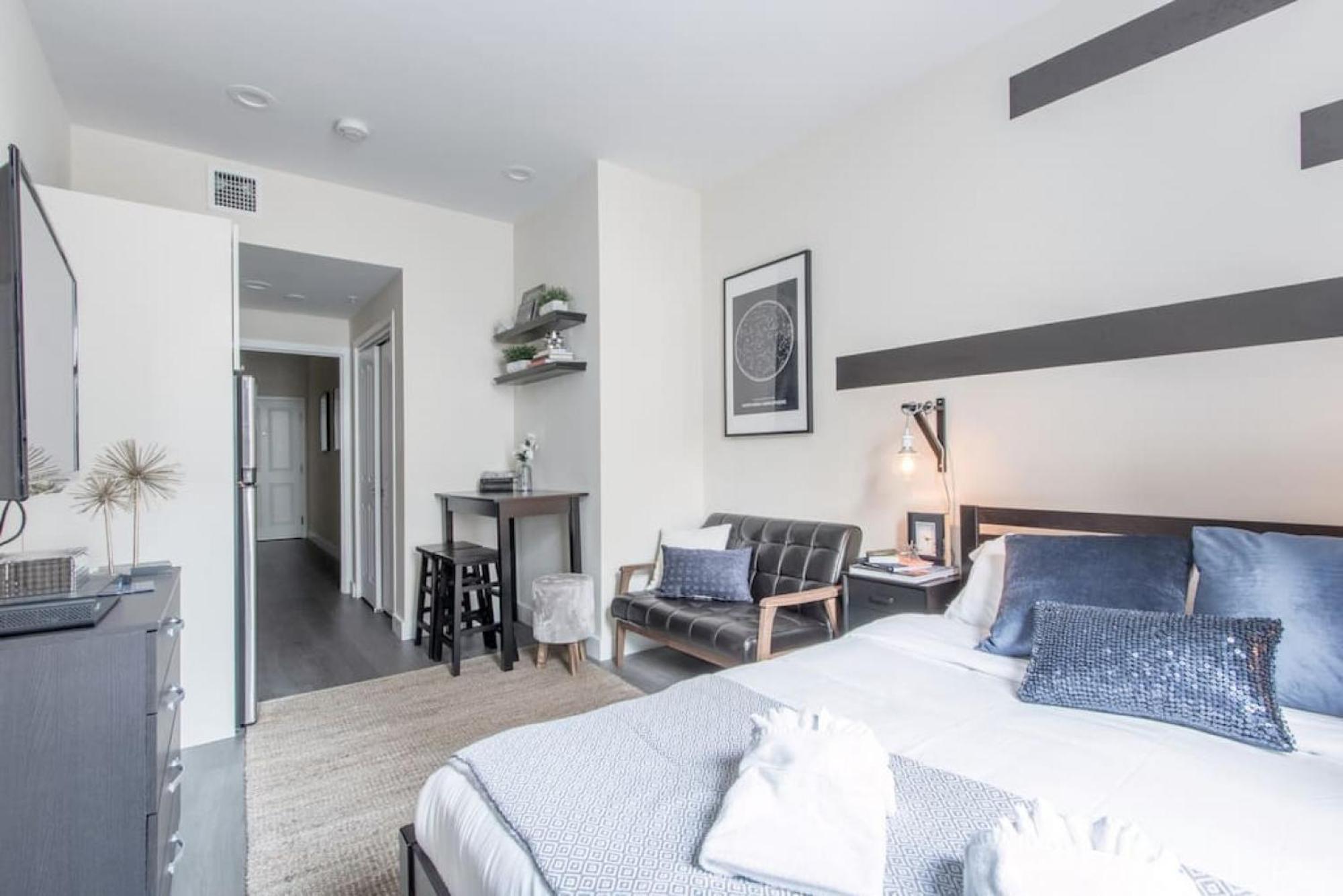 Downtown W Fast Wifi, Keyless Entry Apartamento