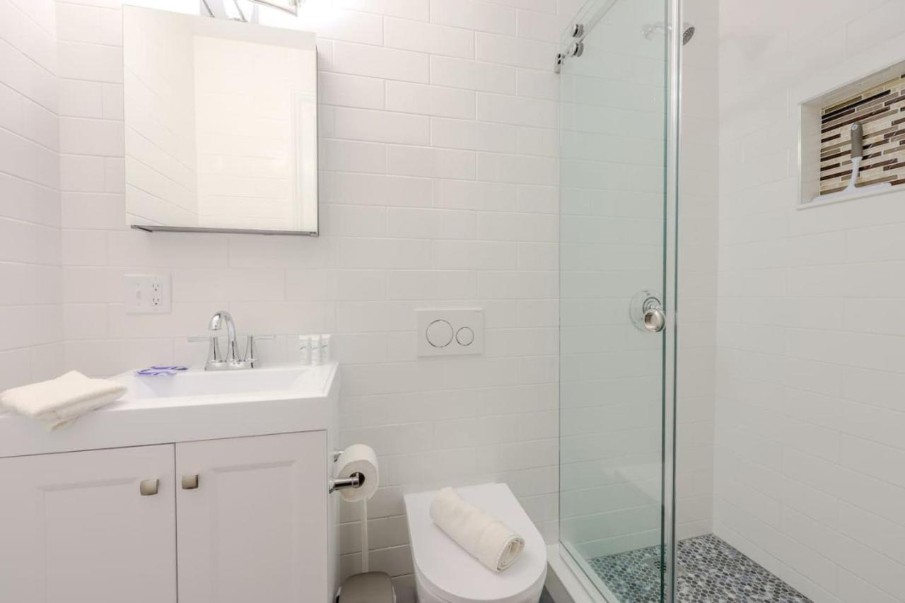 Spacious Back Bay 2br *