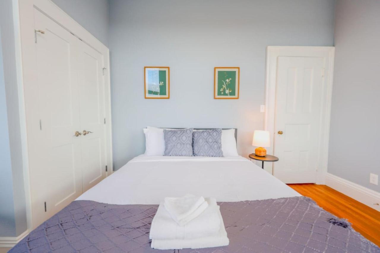 Spacious Back Bay 2br * Boston