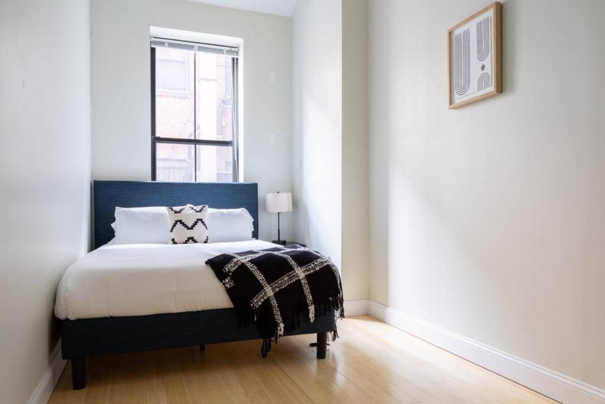 Downtown Xing Lots Of Light Apartment Boston